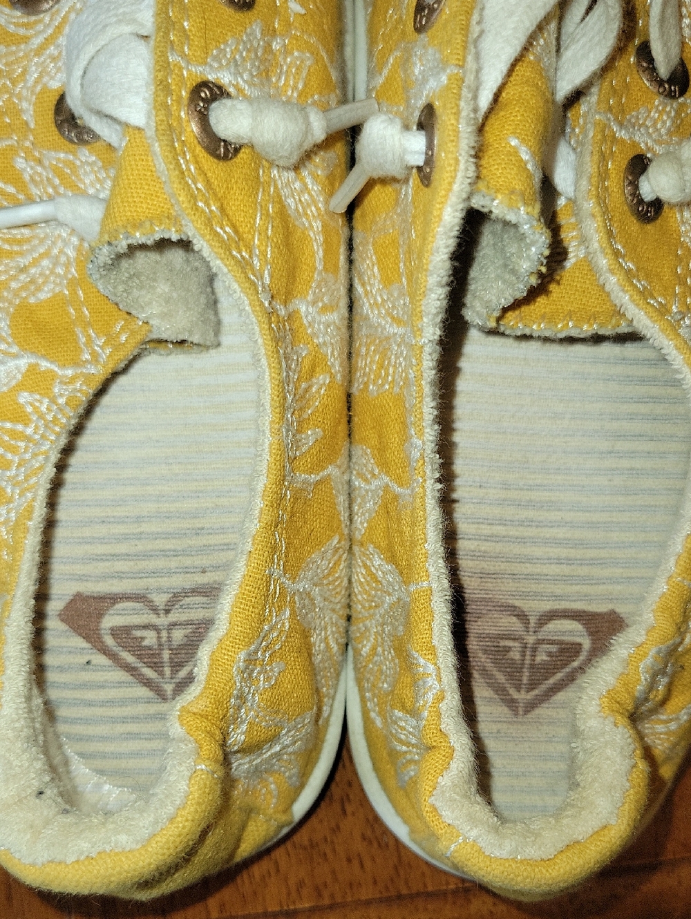 Roxy Surf Yellow Floral Sneaker | 8.5 - Picture 10 of 12